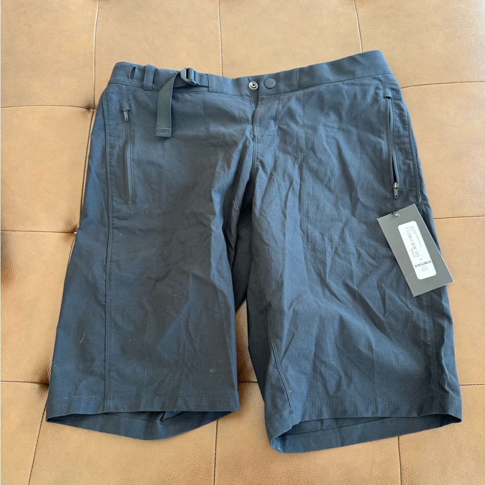 Fox women’s black mountain bike shorts